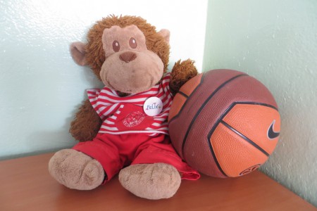 Bobi je náš kámoš, dokonca hrá basketbal :-)